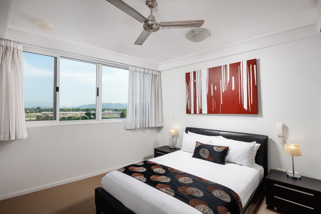 Central Holborn Apartments Townsville Eksteriør bilde