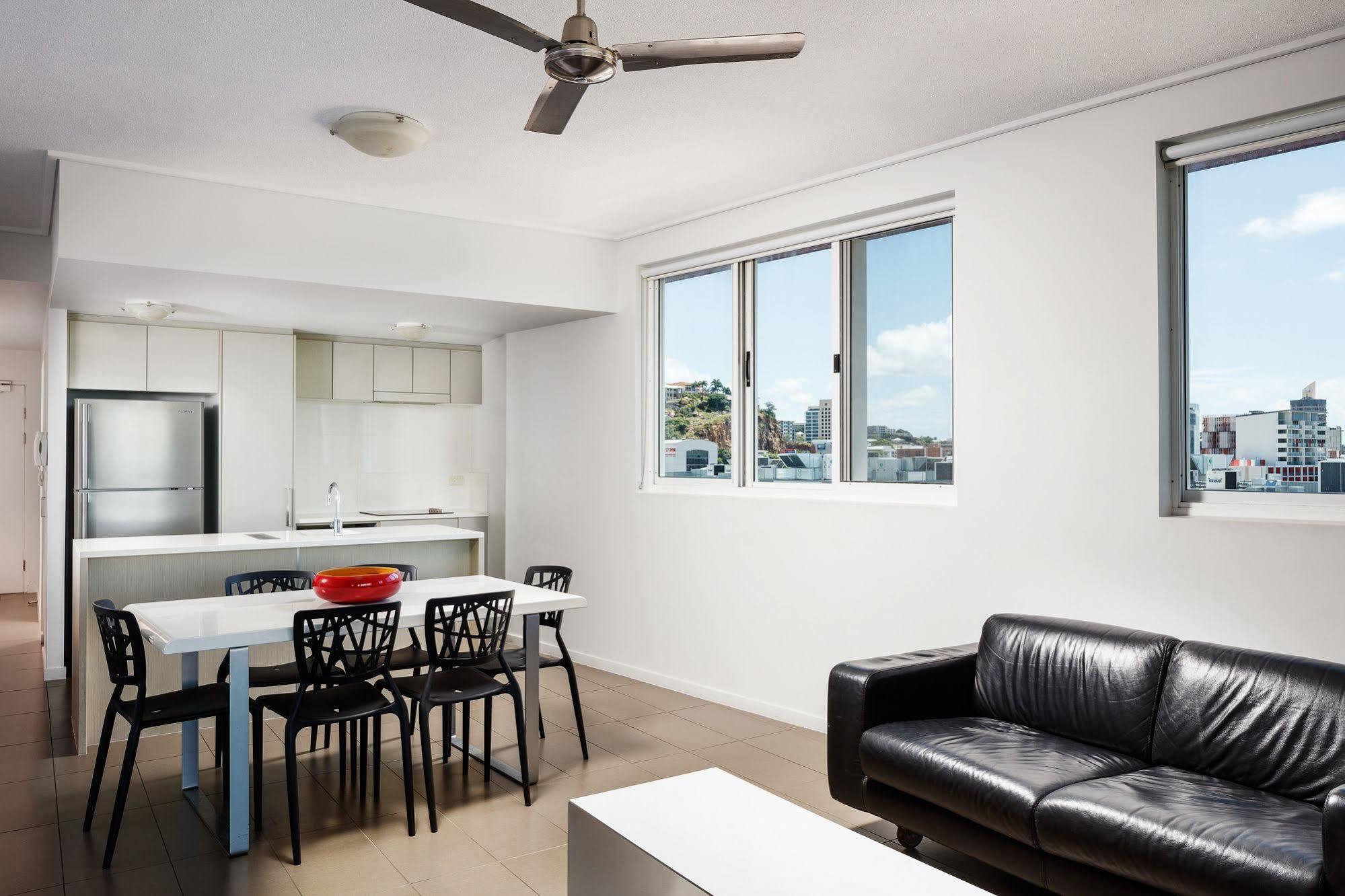 Central Holborn Apartments Townsville Eksteriør bilde
